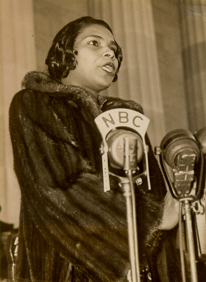 Marian Anderson, Lincoln Memorial, Washington D.C., April 9, 1939 (Acme Newspictures, Inc.), Marian Anderson Collection of Photographs, item 7.4.1