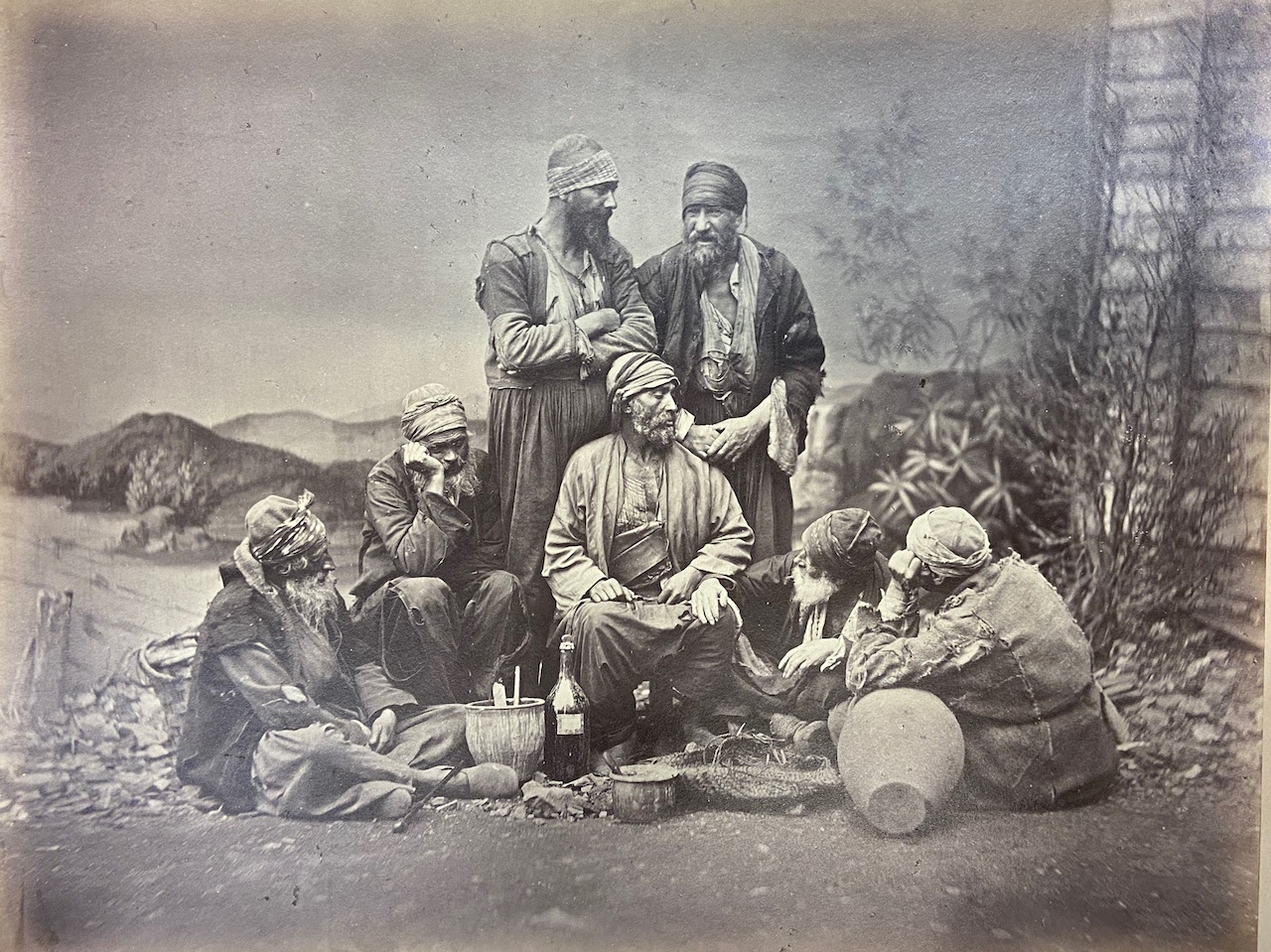 "Les Juifs," photograph from Constantinople ancienne et moderne (Ms. Coll. 445)